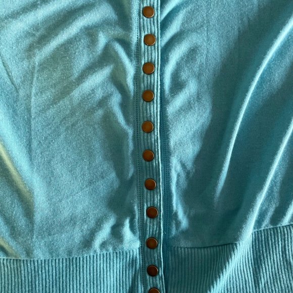 💚 Zenana Outfitters Button Up Sweater Blue 1x - Picture 6 of 6